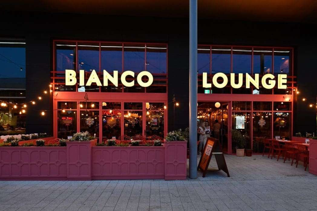 2025 11 02 Relaxed Family Session at Bianco Lounge